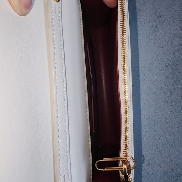 OFF- White wallet on chain - Picture 8 of 12